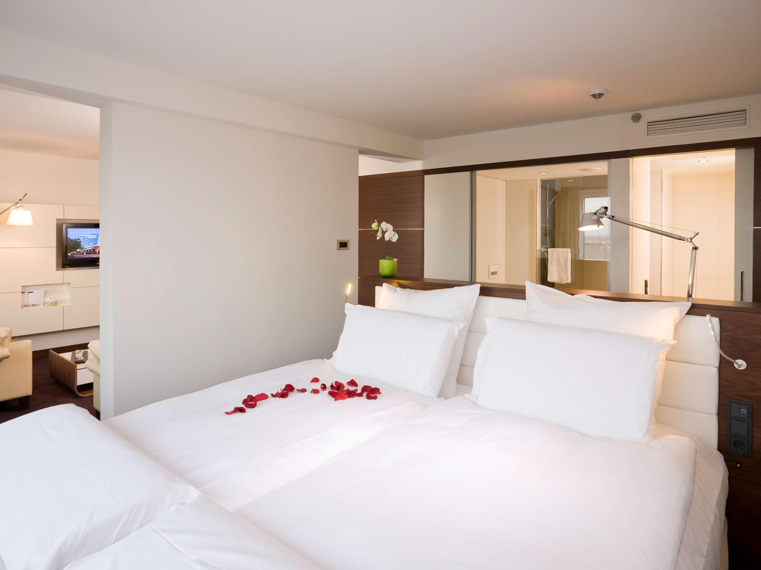 Hotel Pullman Colonia Esterno foto