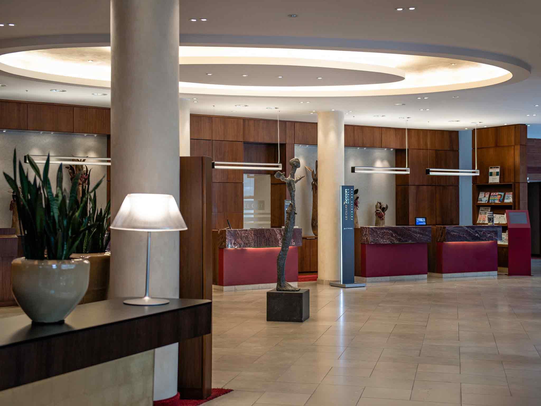Hotel Pullman Colonia Esterno foto