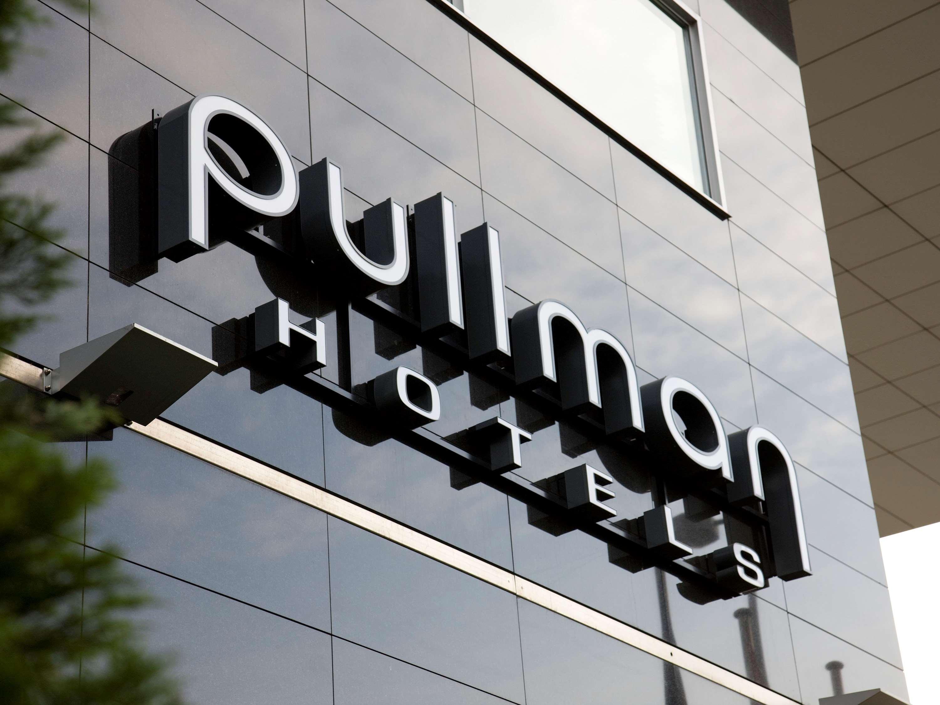 Hotel Pullman Colonia Esterno foto