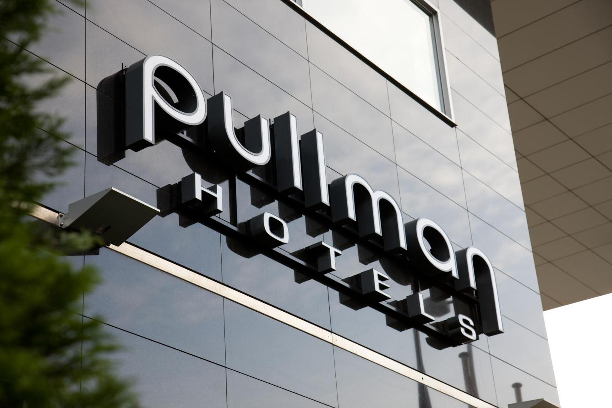 Hotel Pullman Colonia Esterno foto